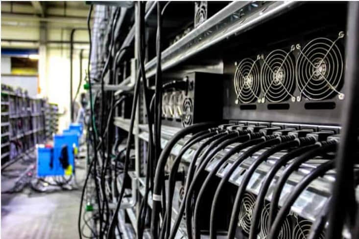 Bitcoin mining revenue surges 180% in 30 days despite high price volatility