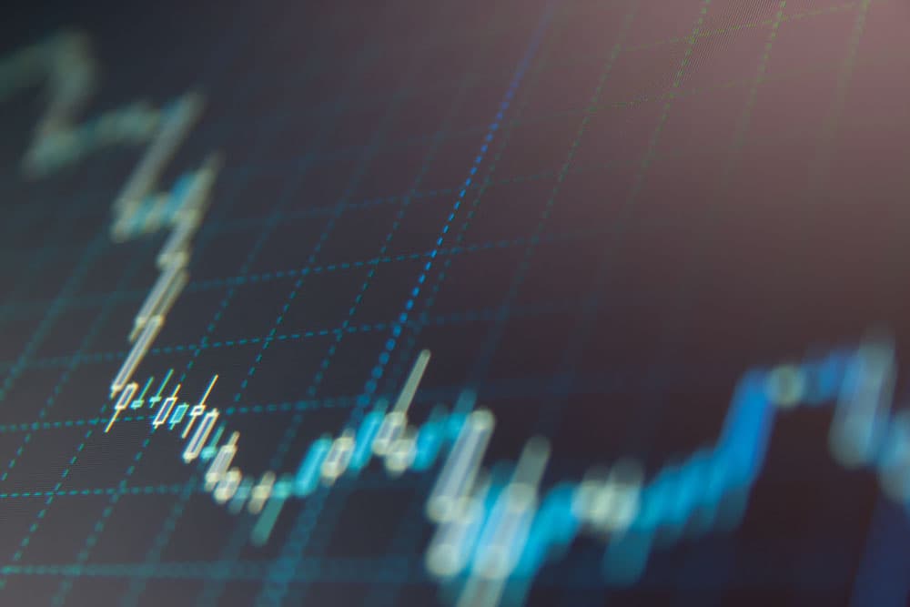 Bitcoin awaits a bullish catalyst, while crypto market continues to dip