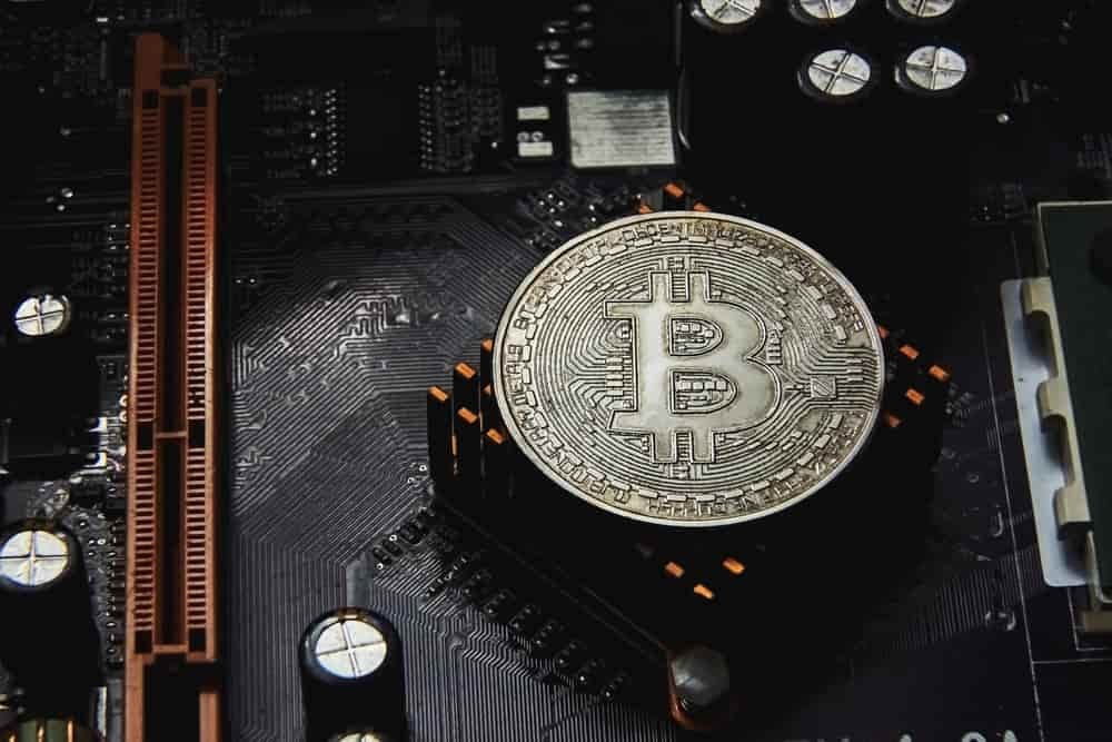 Number of addresses that send Bitcoin to exchanges hits over 1-year low