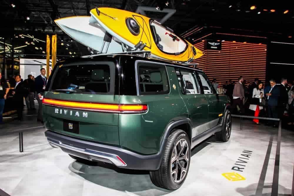 Rivian drops 21% as Ford sells stake; Can RIVN rebound after today's earnings?
