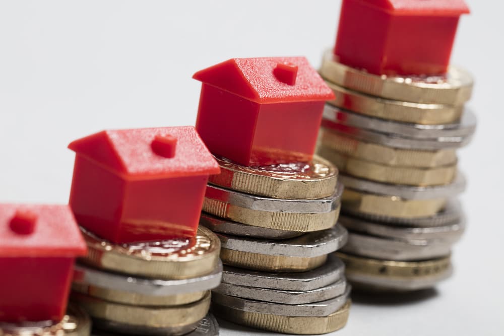 Average house price in the UK has been rising for 11 consecutive years, surpassing £290,000 in 2022