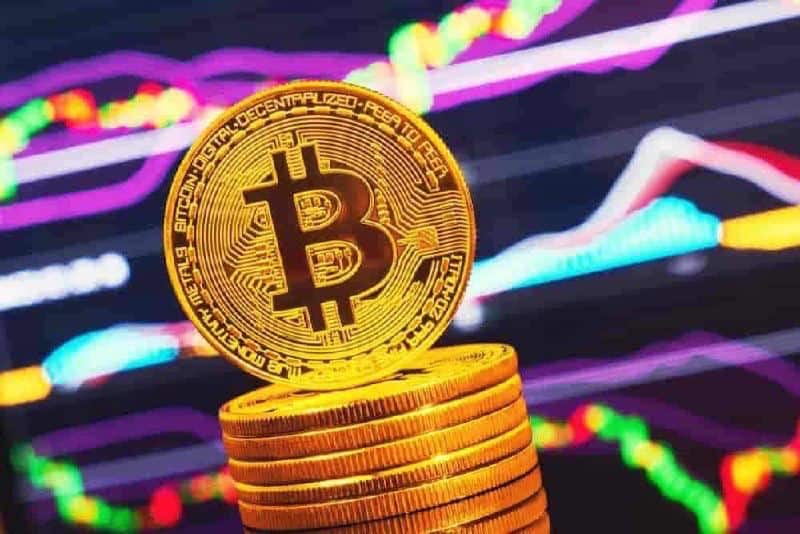 Investors take BTC off exchanges de-risking chances of a future sell-off, data reveals