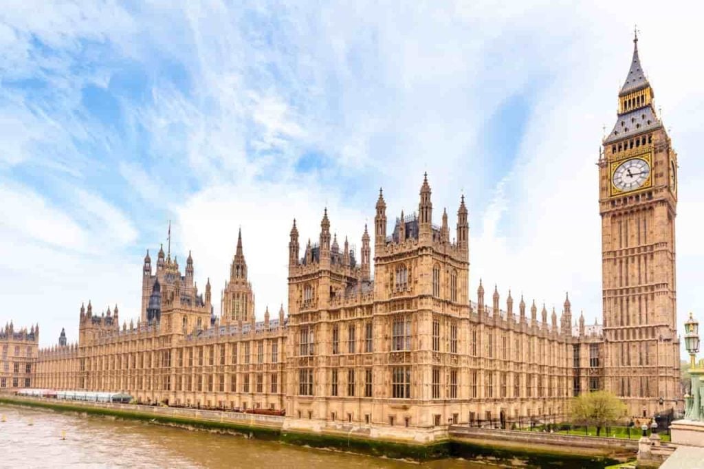 UK government passes digital documents bill that could see it adopt blockchain