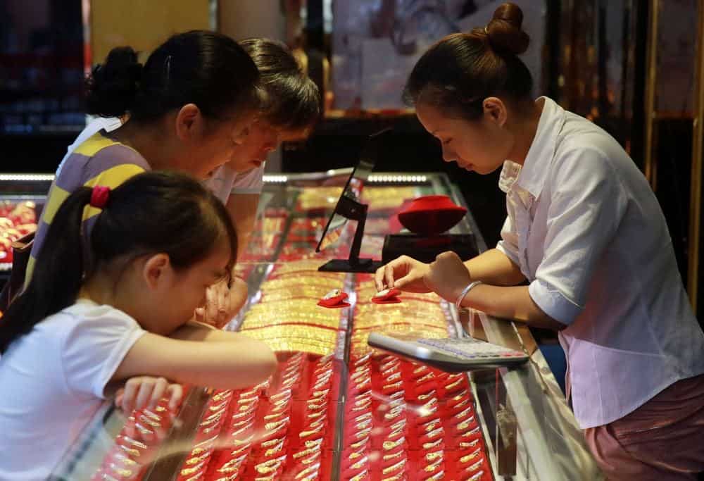 China and India control 60% of all gold jewelry market globally