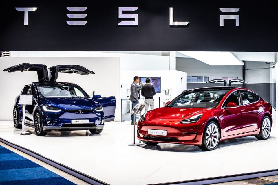 Wall Street sets Tesla stock price for the next 12 months