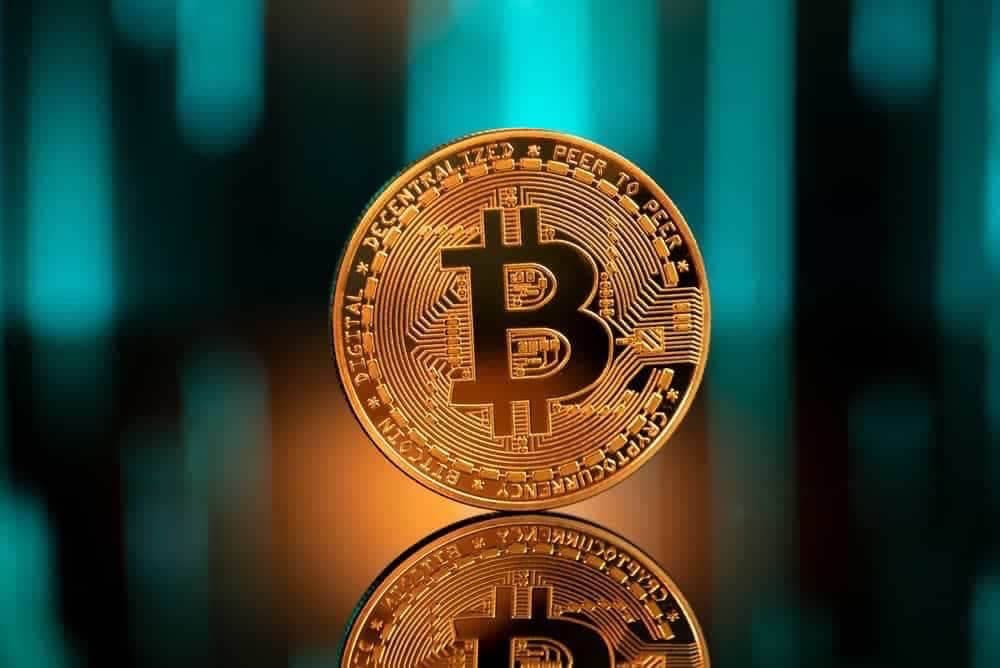 Should you invest in Bitcoin? Experts are divided