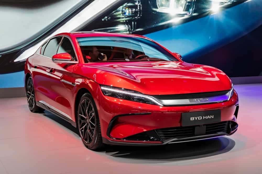 BYD stock price prediction after selling more EVs than Tesla in Q4