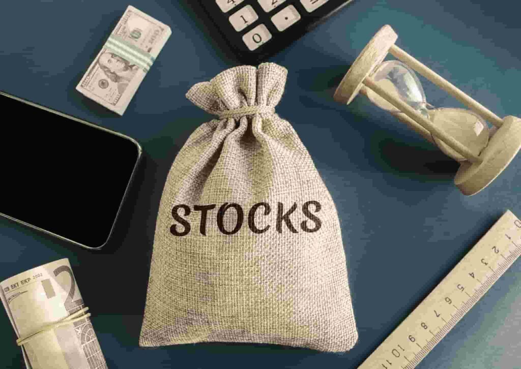 3 stocks to turn $100 into $1,000