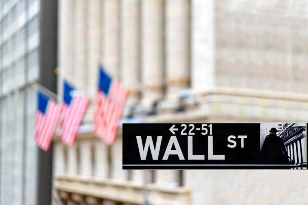 Stock market exhibits another Dot Com bubble-like signal