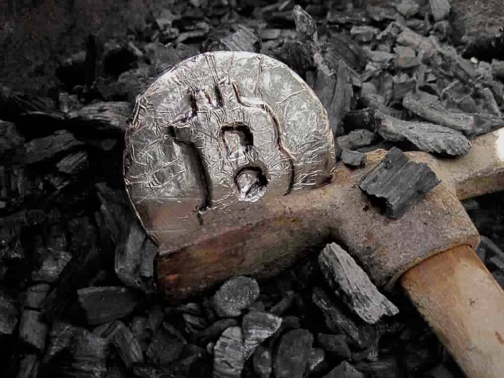 Capitulation incoming? Bitcoin miners' revenue drops to a 6-month low