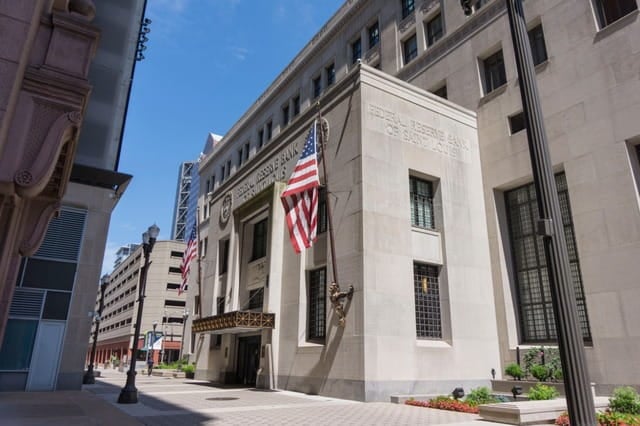 U.S. Federal Reserve hits record with over $1 trillion in losses