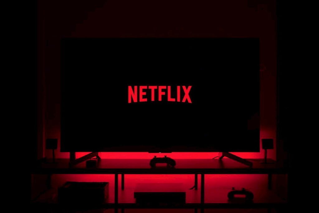 Analyst revises Netflix stock price target