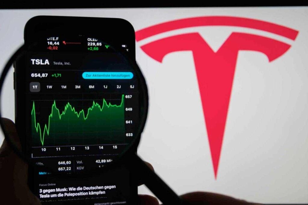Here's why chances of Tesla stock pullback are increasing