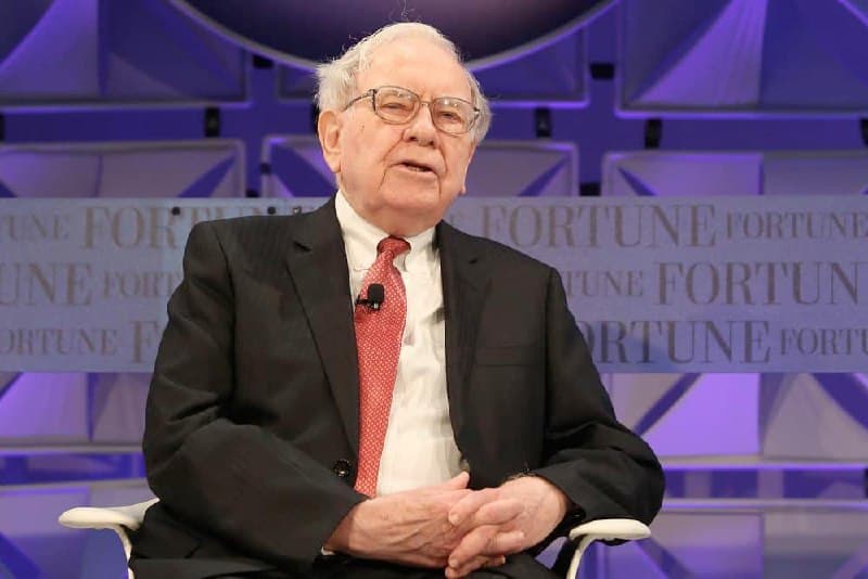 What Warren Buffett’s $100 billion Apple stock offload is telling us