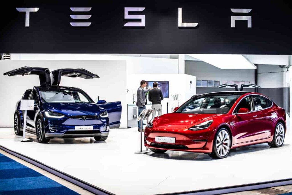Analyst sets Tesla stock price target