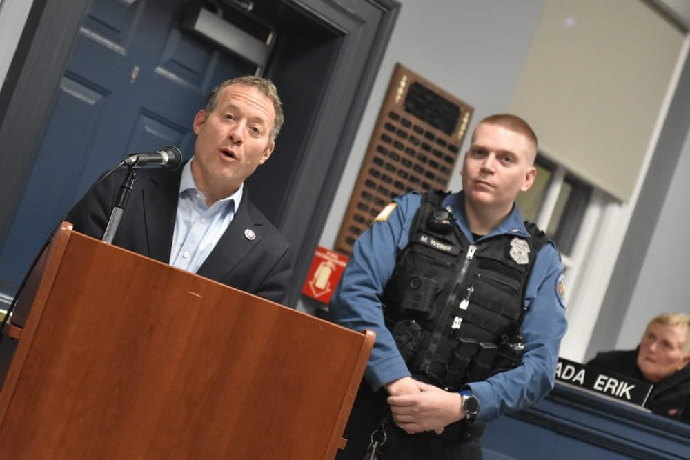 U.S. Congress member discloses $40 million suspicious trade