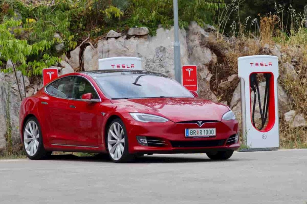 Analysts set Tesla stock price target