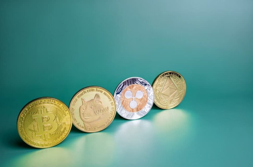 2 cryptocurrencies to buy amid the broader market downturn