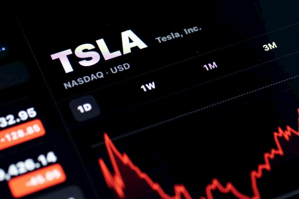 U.S. politician just dumped $250k worth of Tesla stock