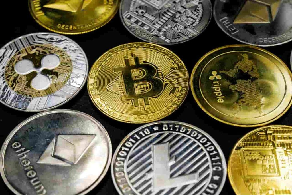 Top 3 crypto altcoins to buy in May 2025