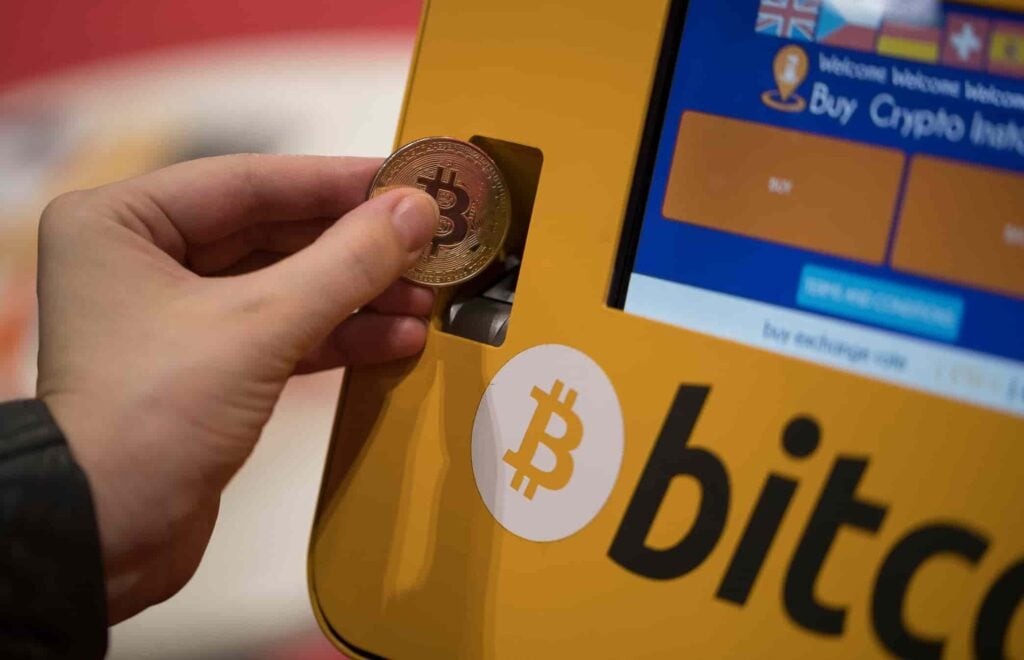 Australia adds over 400 crypto ATMs in 2025