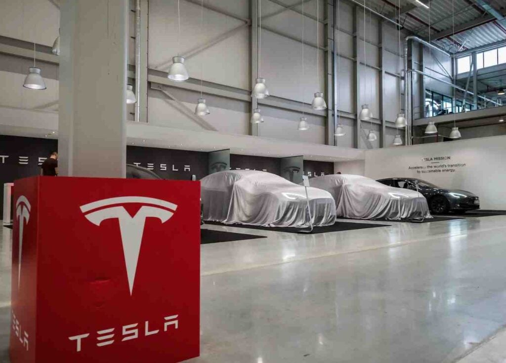 Analysts set Tesla stock price target