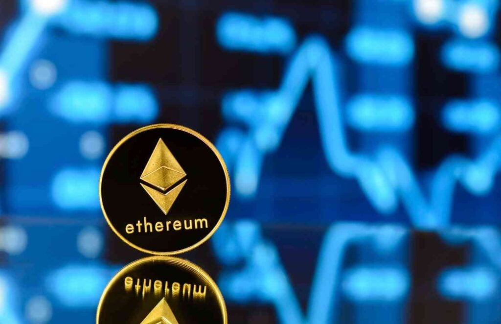 The number of active Ethereum addresses drops nearly 50% in less than a month