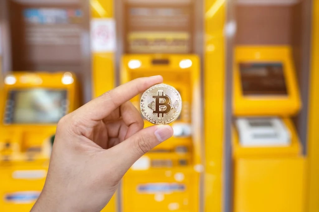 Crypto detective warns against using these Bitcoin ATMs thumbnail