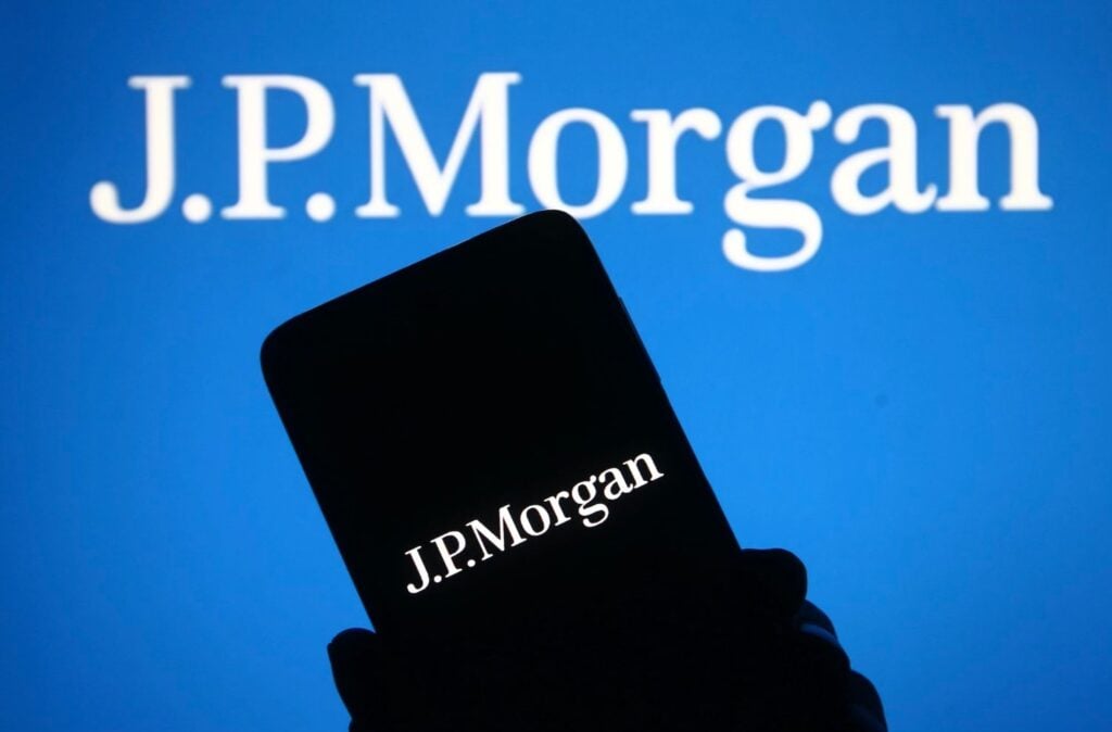 JPMorgan stock edges lower as executive faces misconduct lawsuit thumbnail