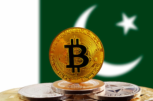 Pakistan ends 8-year bank ban on crypto dealings thumbnail