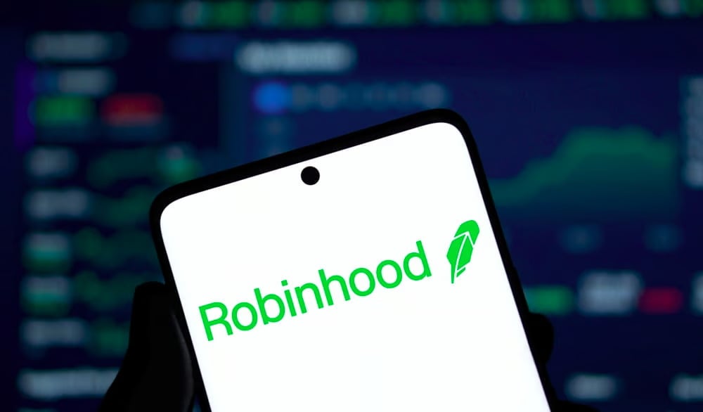 Robinhood stock crashes 11% in a day as crypto revenue plummets thumbnail
