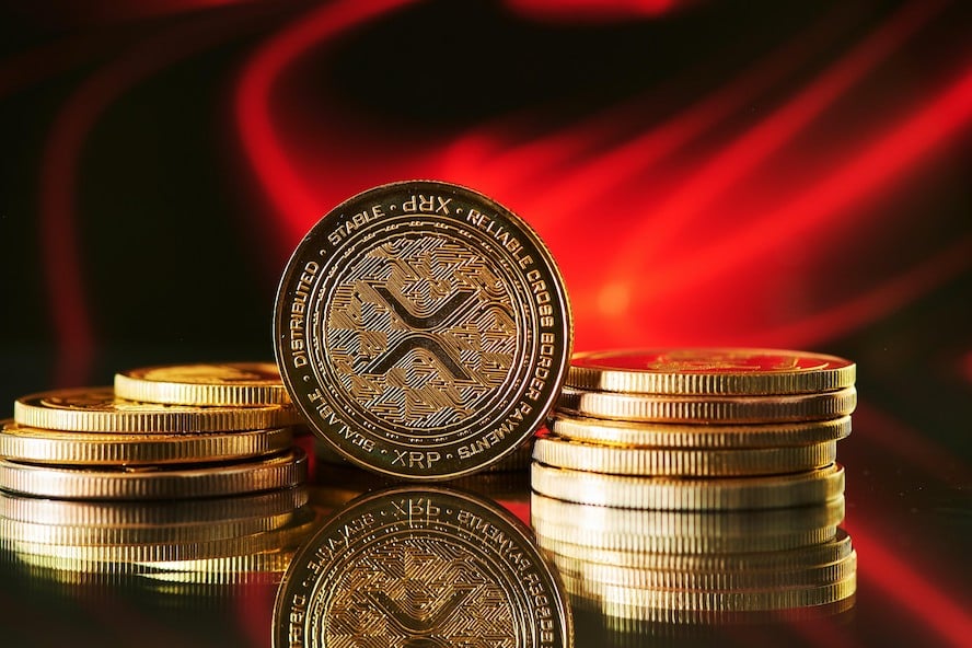XRP supply in profit crashes to 43.4%, the lowest since July 2024 thumbnail