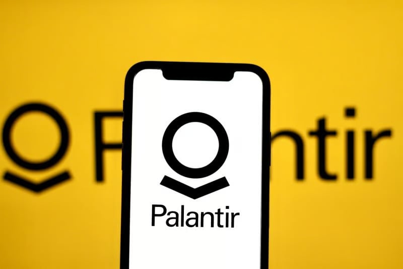 AI predicts Palantir stock price for end of Q2 2026