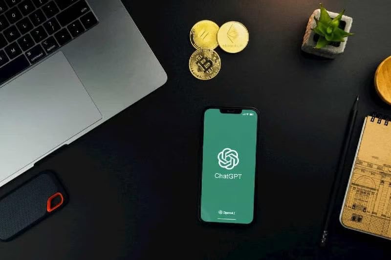 ChatGPT picks two cryptos to turn $100 into $1,000 in 2026 H2