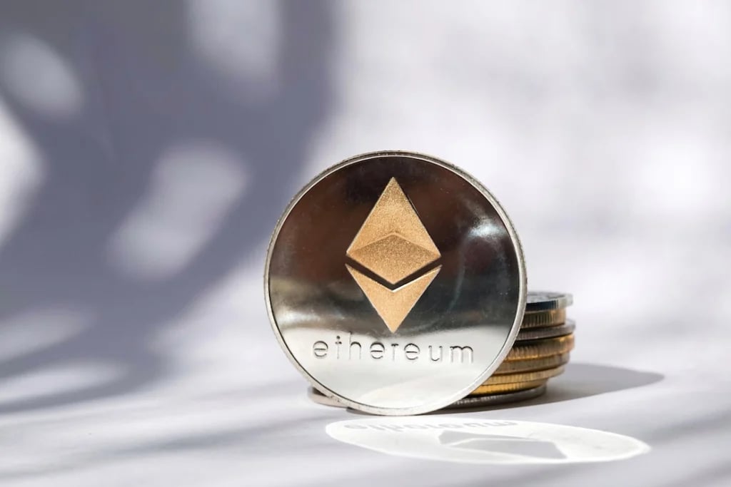 Ethereum on-chain activity spikes to all-time high thumbnail