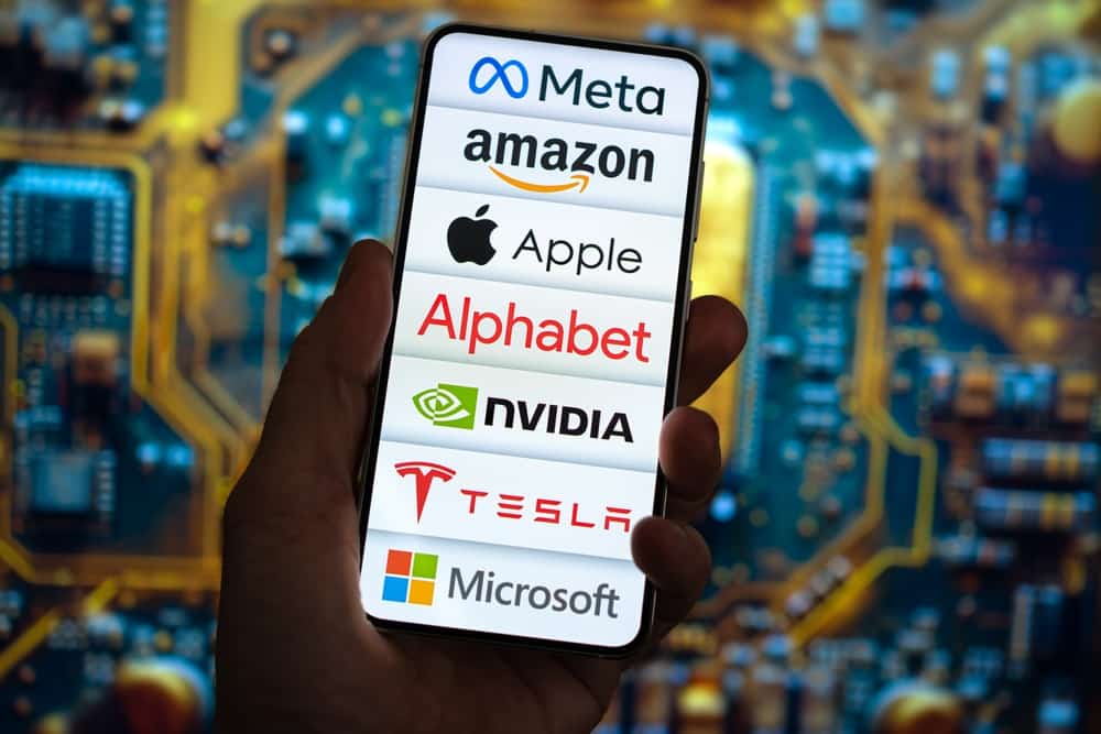 Magnificent 7 wipes $273 billion in a day as big tech sell-off continues thumbnail