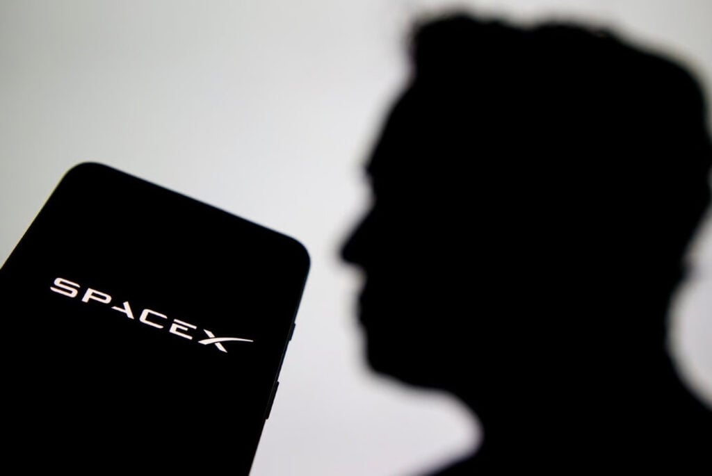 Tesla or SpaceX? We asked ChatGPT which is the better stock for 2026 thumbnail