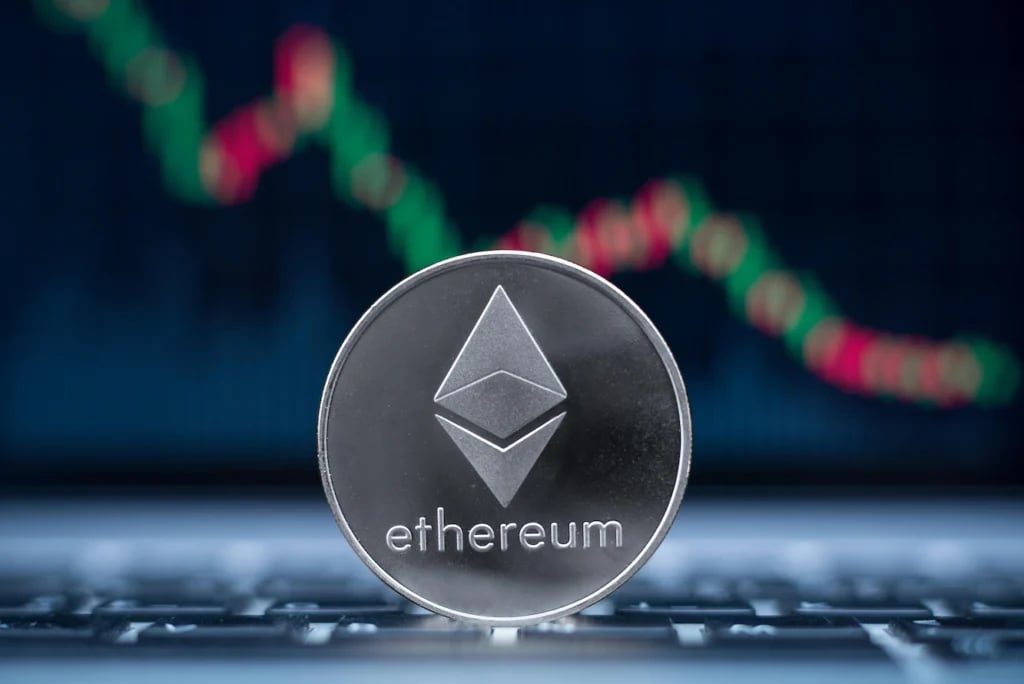 Analyst sets key condition for Ethereum to rally above $2,000 thumbnail