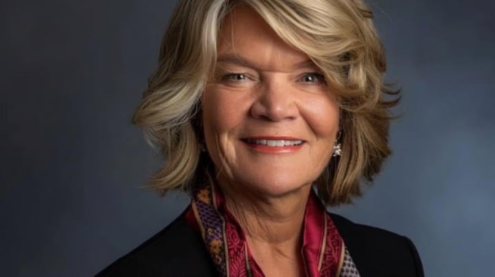 Cynthia Lummis sets Trump condition for CLARITY Act passage thumbnail