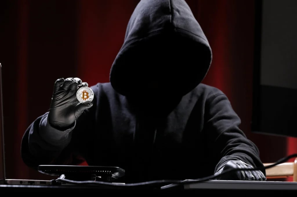 Crypto hacks drained $955 million in H1 2026 – Finbold report thumbnail