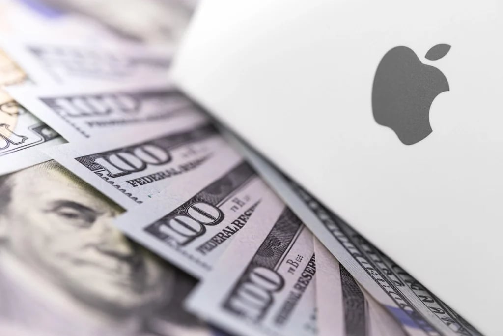 Wall Street analyst sets Apple stock price for 12 months thumbnail