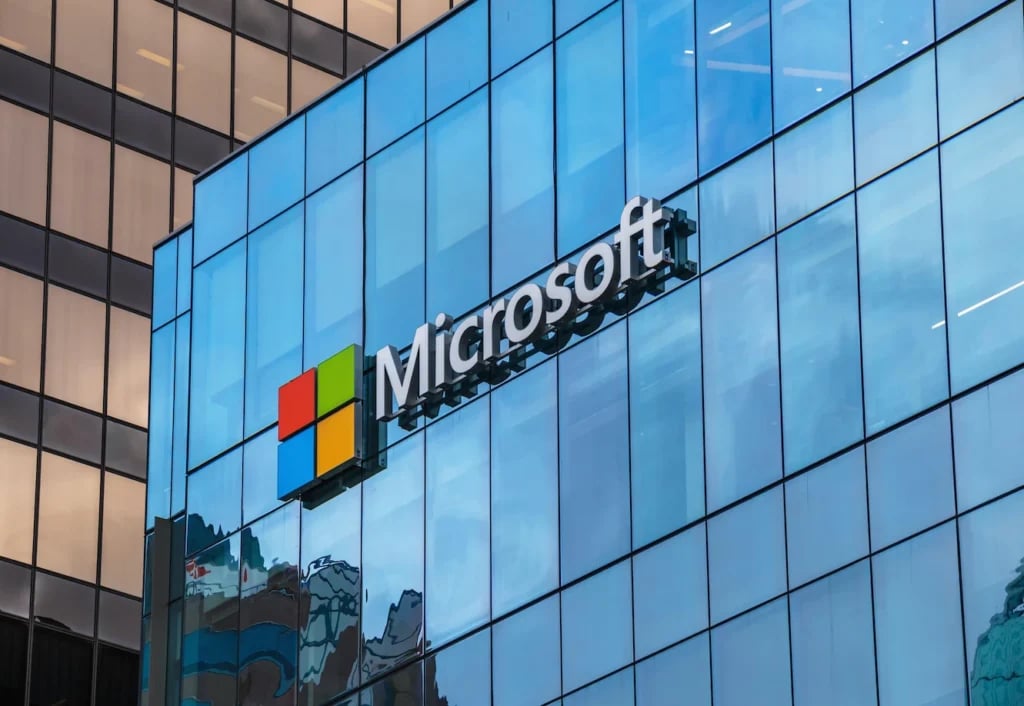 Wall Street analyst sets MSFT stock price target for 12 months thumbnail