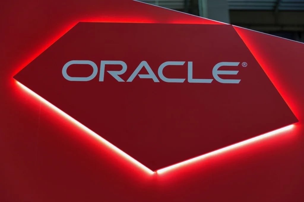 Wall Street analyst sets Oracle stock price target for 12 months thumbnail
