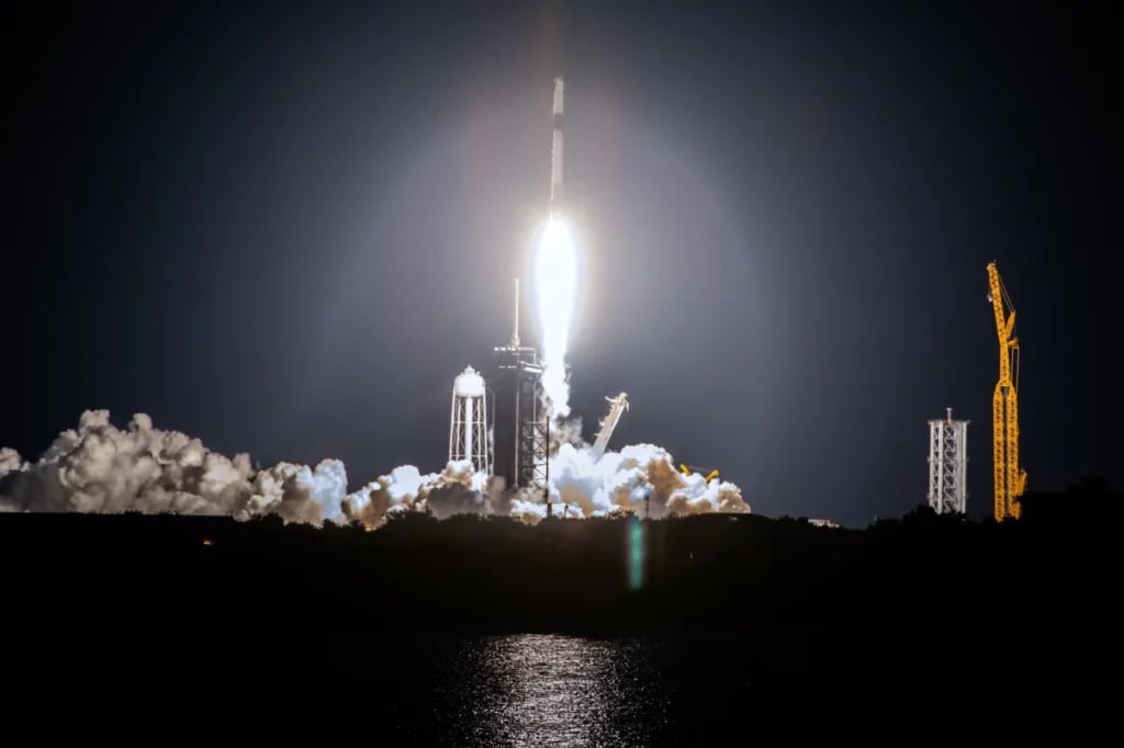 $1,000 invested in SpaceX stock a month ago is now worth thumbnail