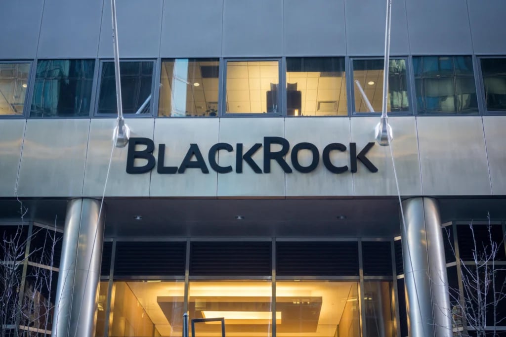 BlackRock cryptocurrency portfolio up by over $15 billion so far in August thumbnail