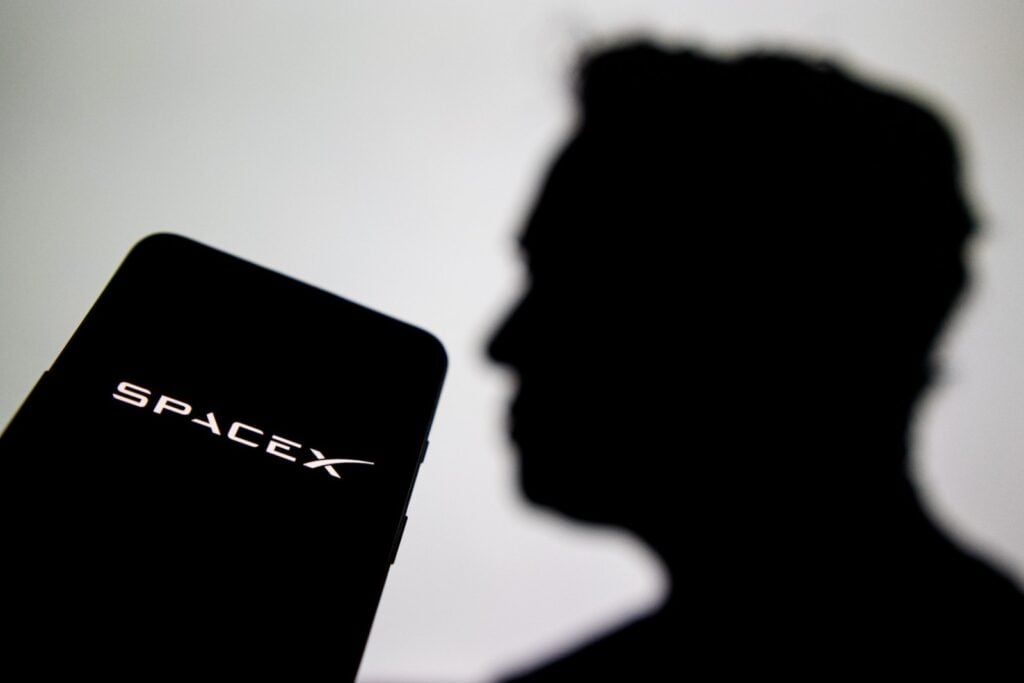 Here’s how much Elon Musk holds in SpaceX shares thumbnail