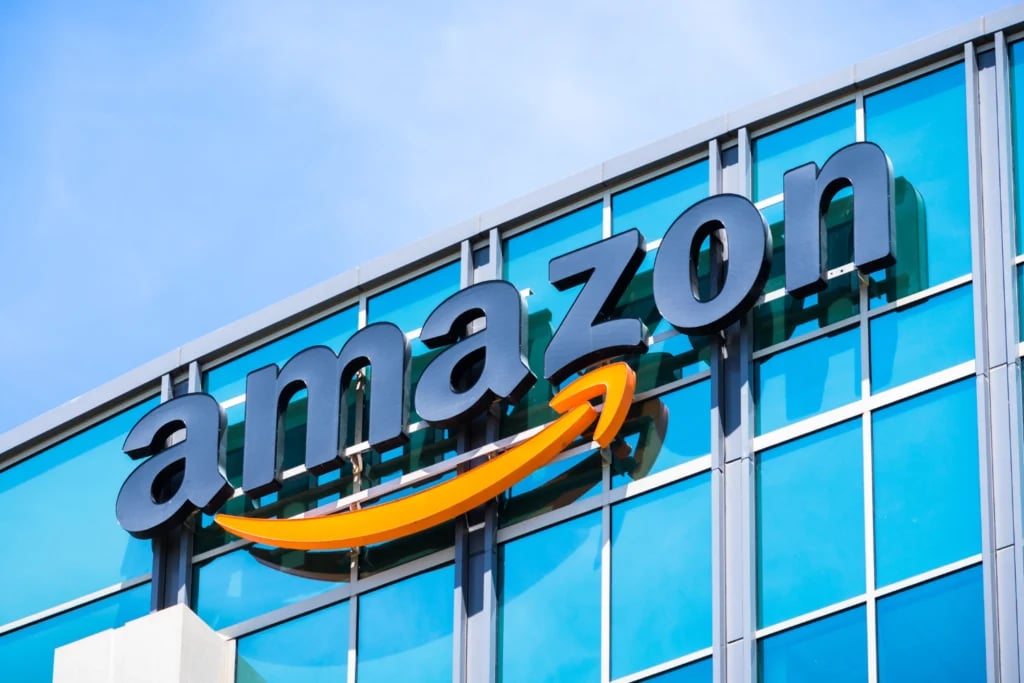 Wall Street predicts Amazon (AMZN) stock price for next 12 months thumbnail