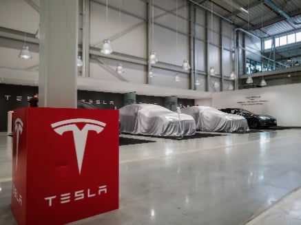 Wall Street sets Tesla stock price for the next 12 months thumbnail