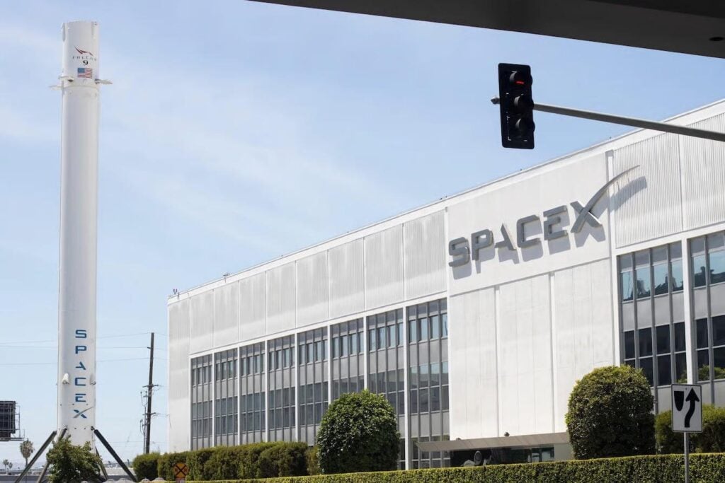 Here’s the best time to sell SpaceX stock, according to ChatGPT  thumbnail