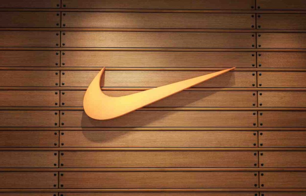 Is Nike stock a buy after 80% crash from all-time high? thumbnail